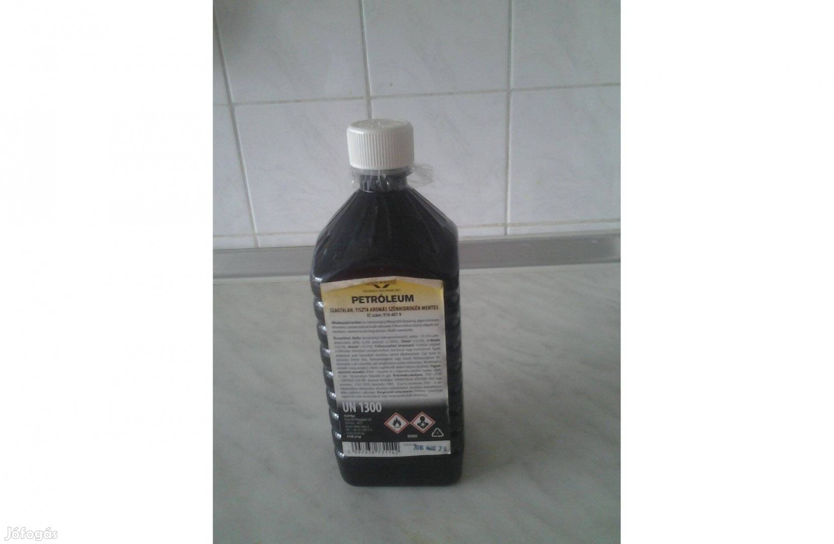 Petróleum kb. 950 ml csak személyes átvétellel