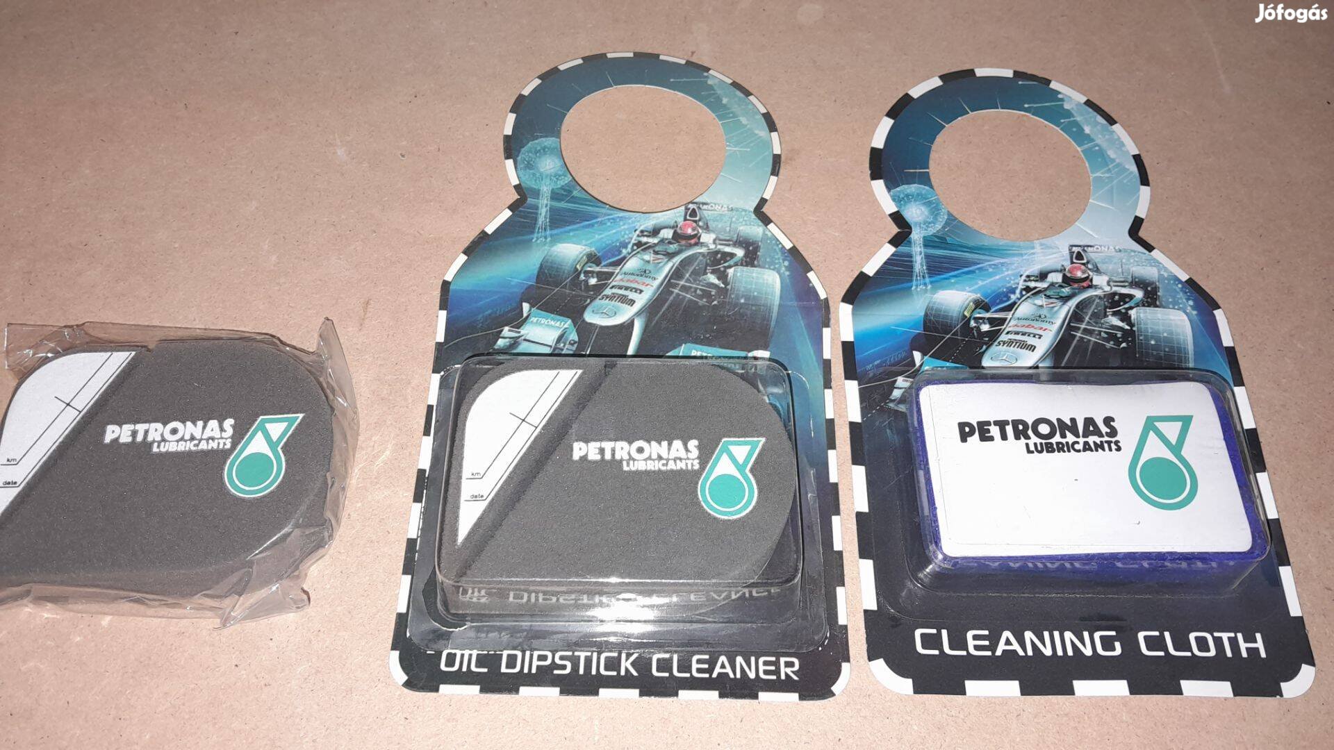 Petronas f1 ajándék. Szivacsok. Autós termék