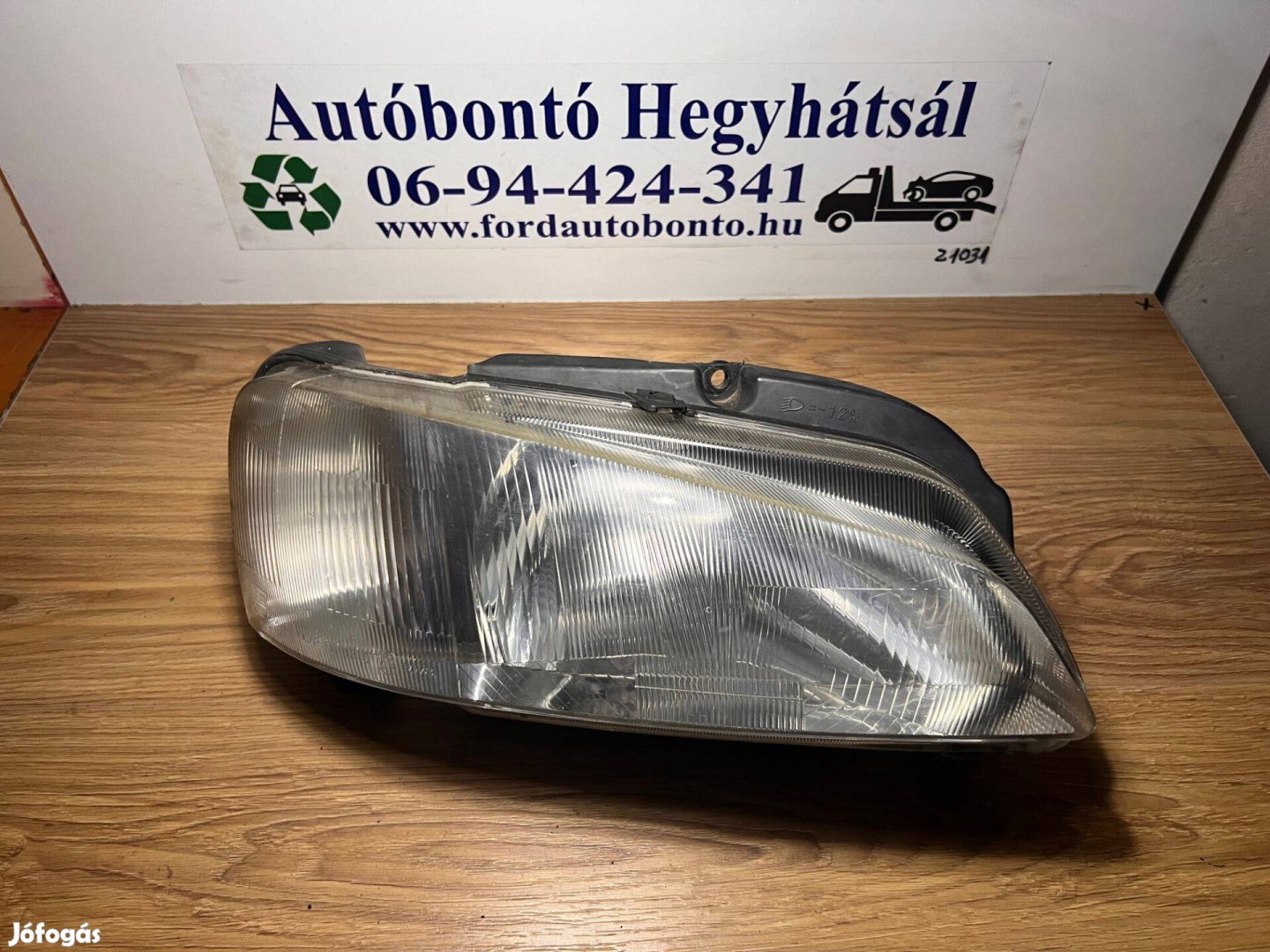 Peugeot 106 jobb fényszóró