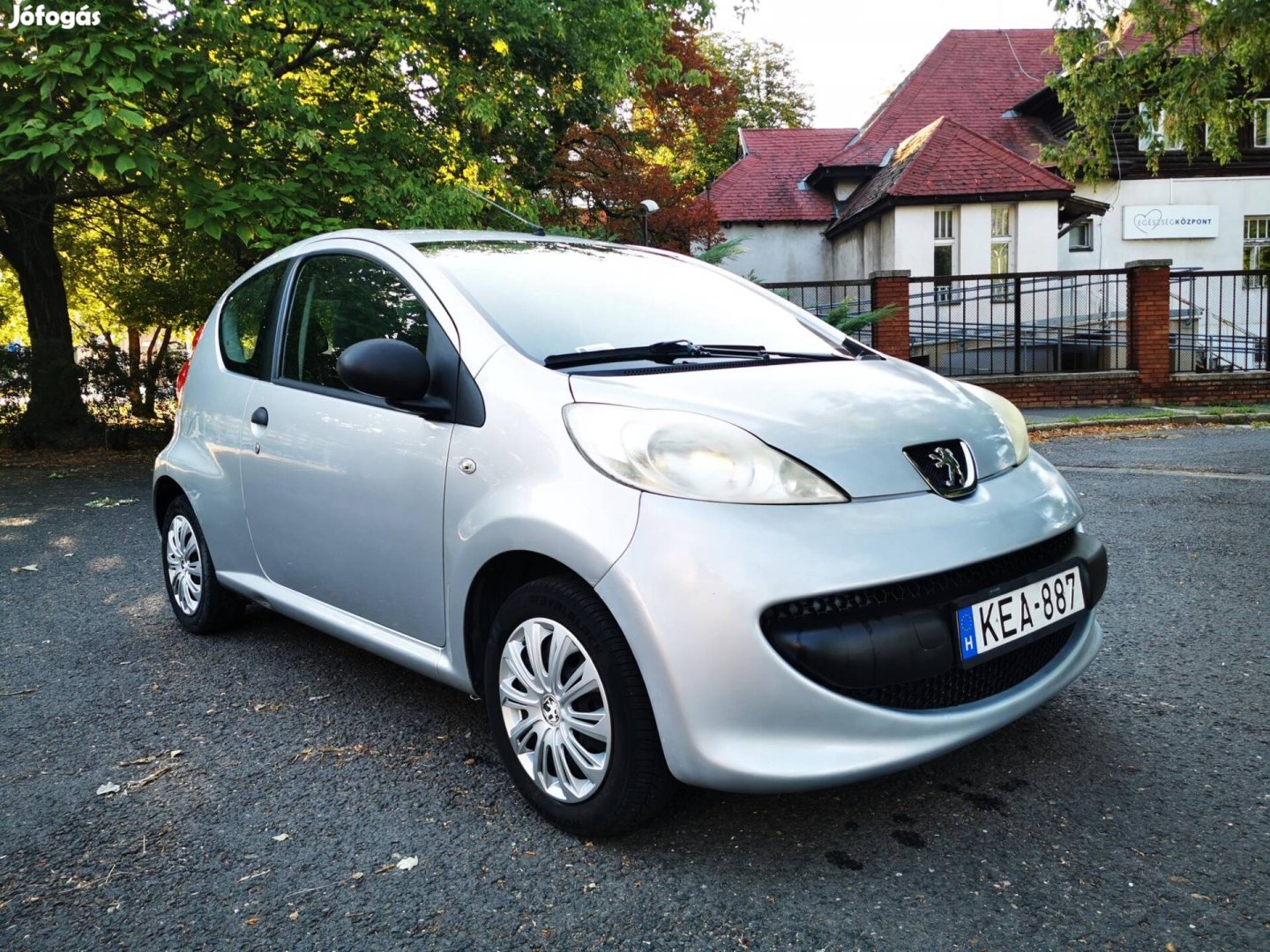 Peugeot 107 1.0 Junior 5 literes fogyasztás/145...