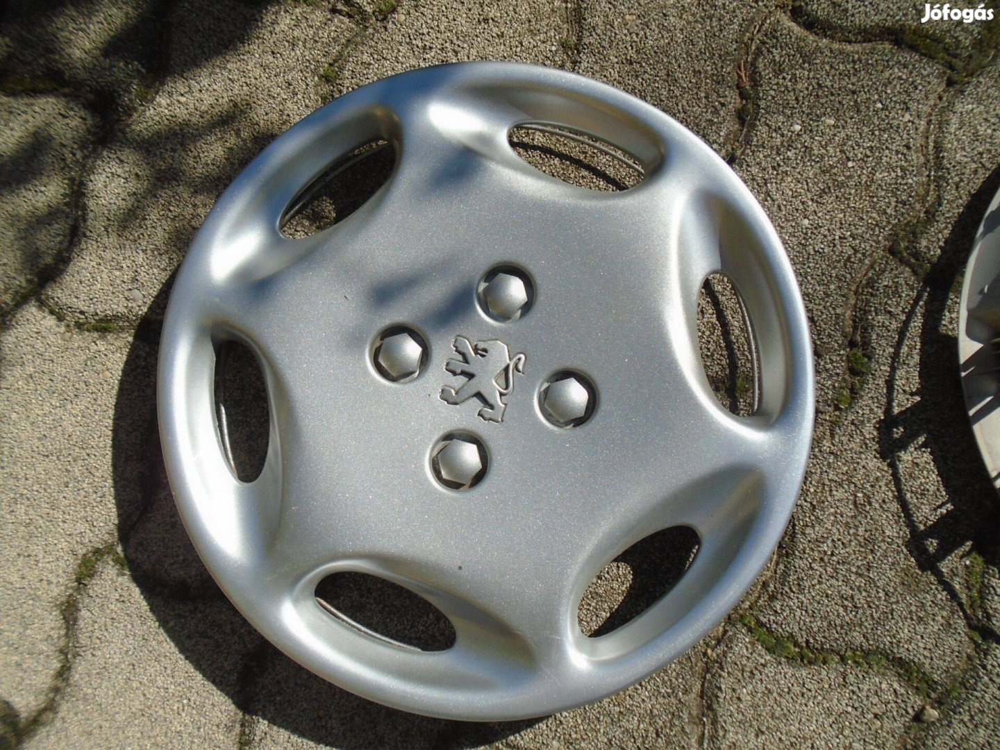 Peugeot 13" gyári dísztárcsa 1 db eladó