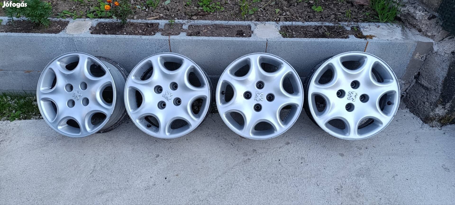 Peugeot 15" gyári alufelni 4db