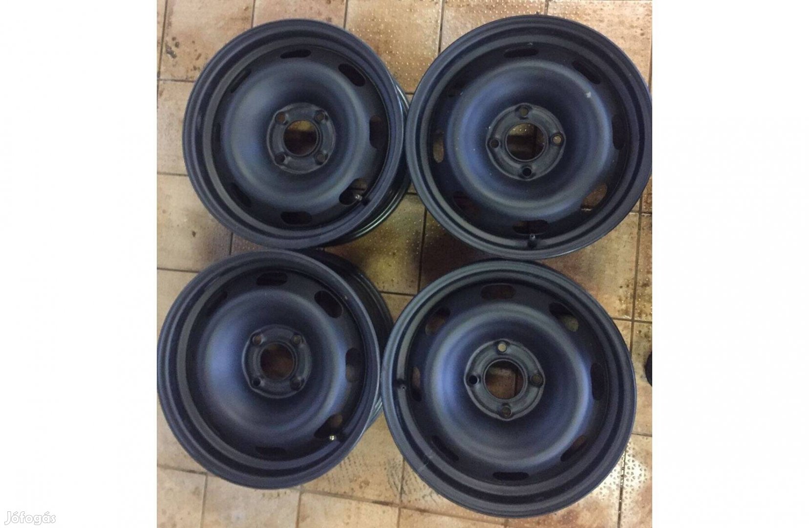 Peugeot 15"-os lemezfelni, 4x108