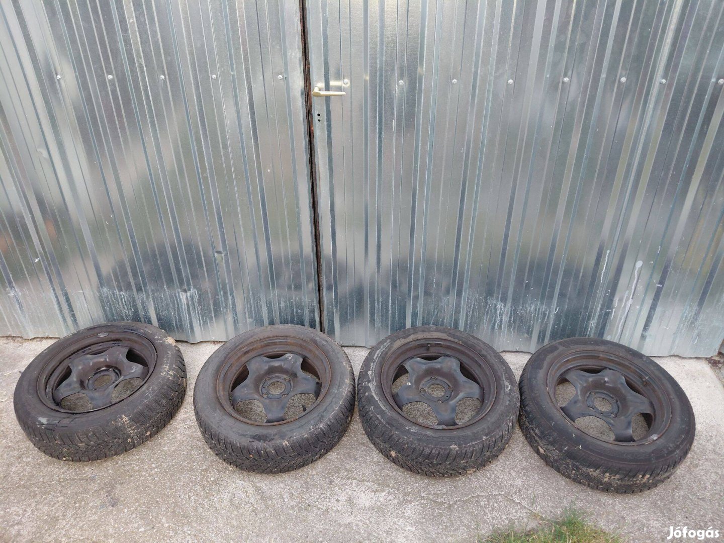 Peugeot 2008 195/60 R16 téli kerék csavarokkal
