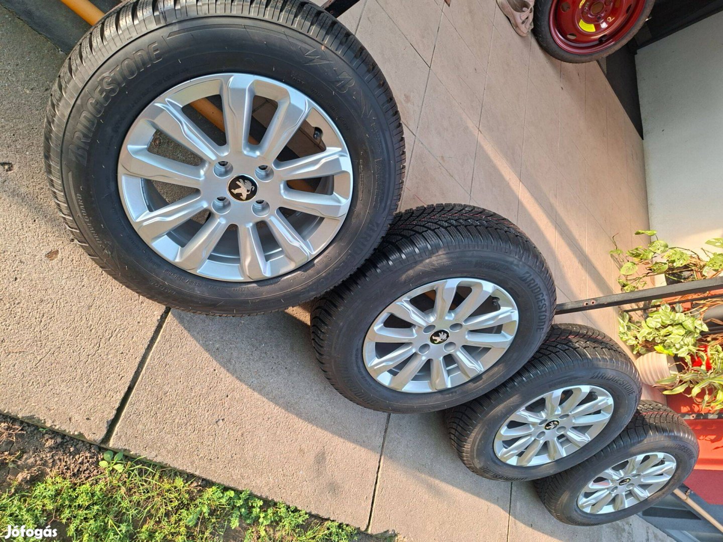 Peugeot 2008 II télikerék új alufelni + 215/65r16 Bridgestone téligumi