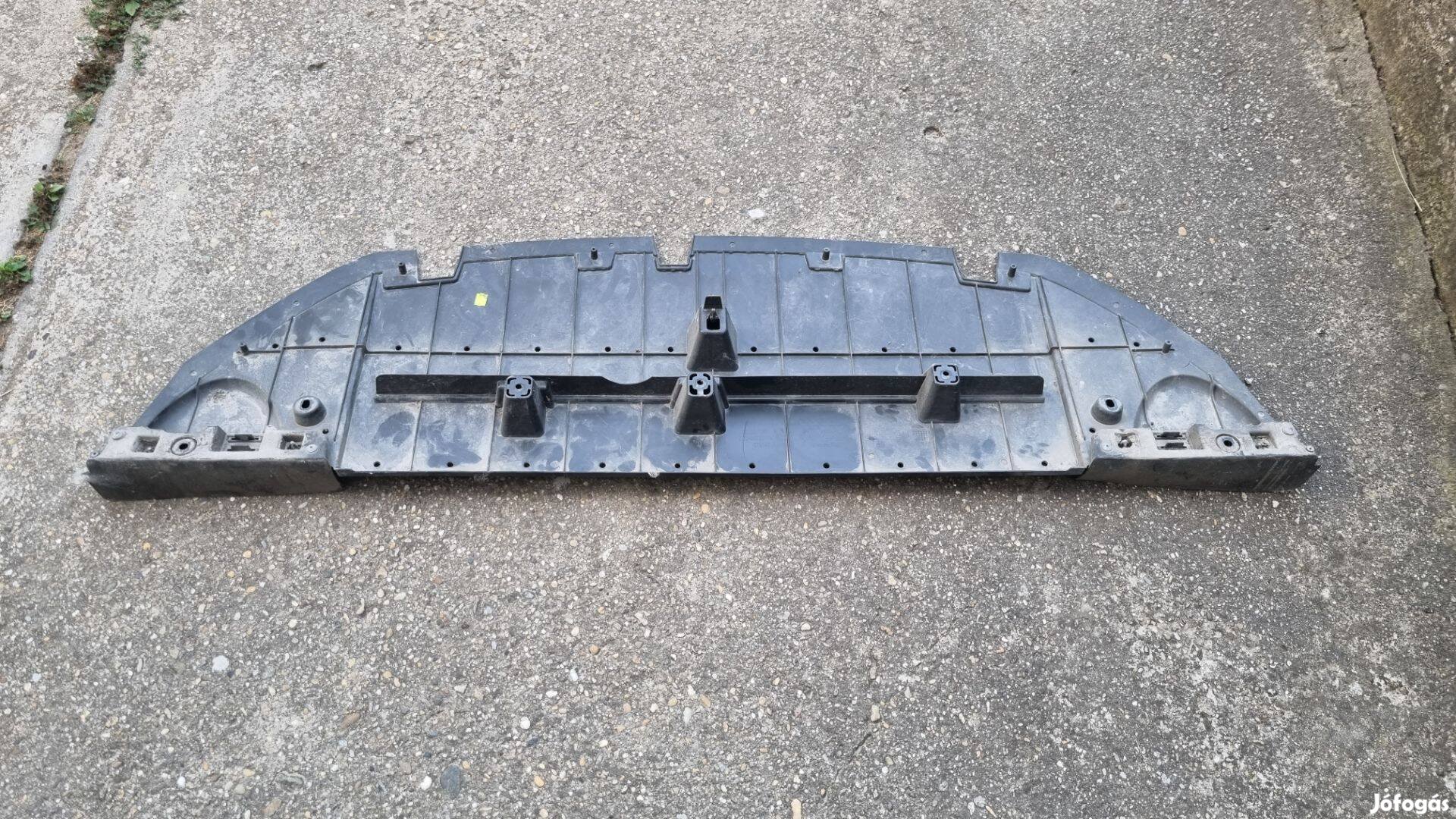 Peugeot 2008 alsó légterelő motorvédő burkolat 9825830380