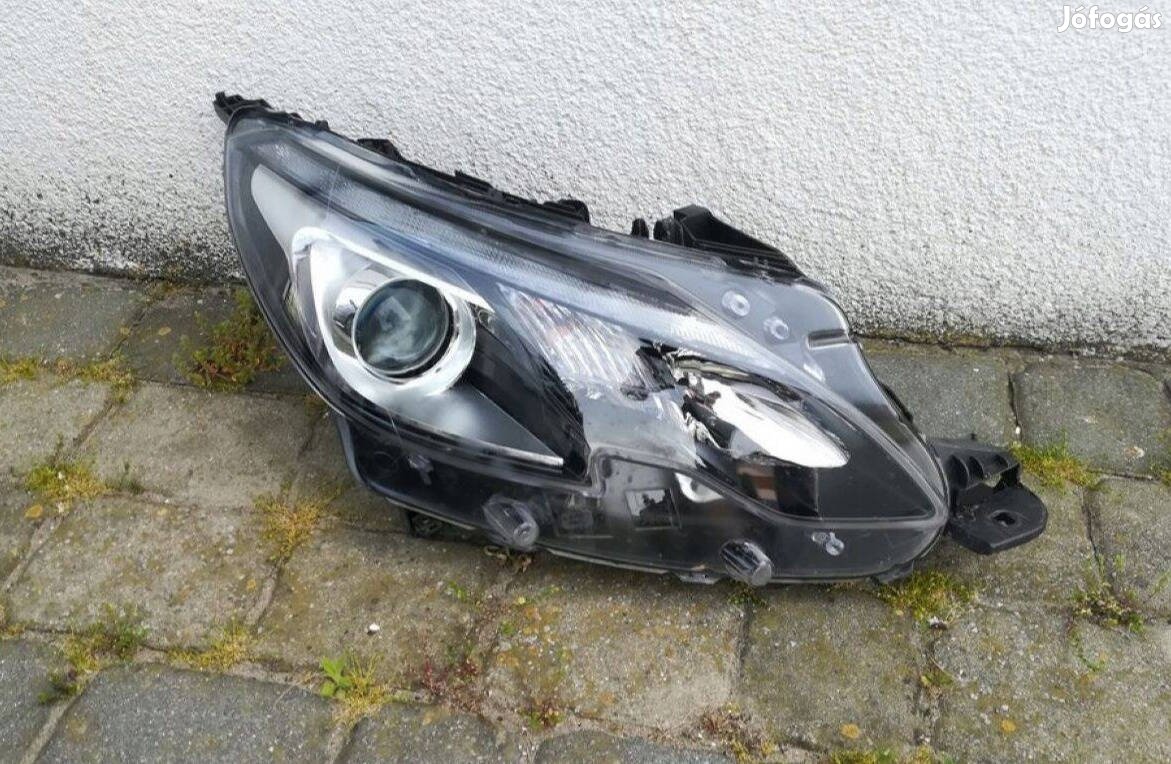 Peugeot 2008 faceliftes jobb első fényszóró lámpa