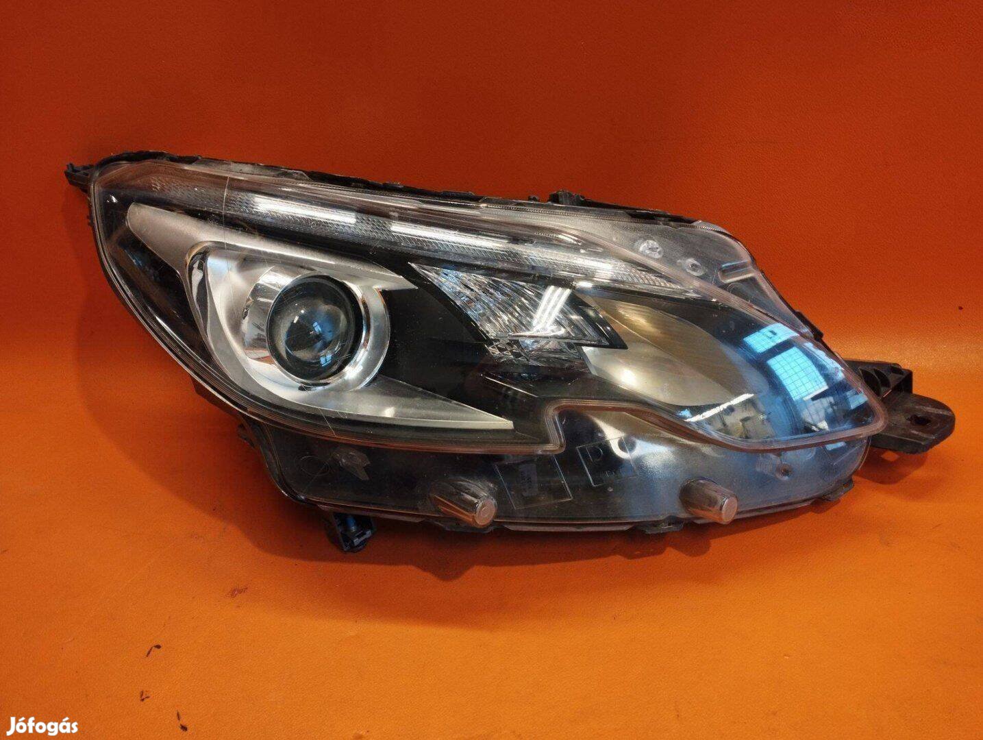 Peugeot 2008 jobb led halogén lámpa fényszóró 9825313680 (M.50)