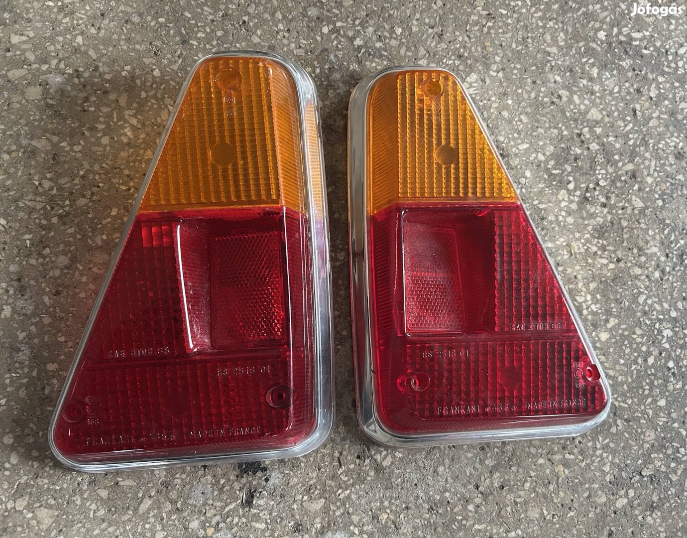 Peugeot 204 304 kombi gyári hátsó lámpa búra pár