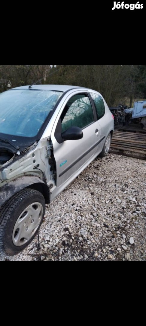 Peugeot 206 1.1 minden alkatrésze eladó 