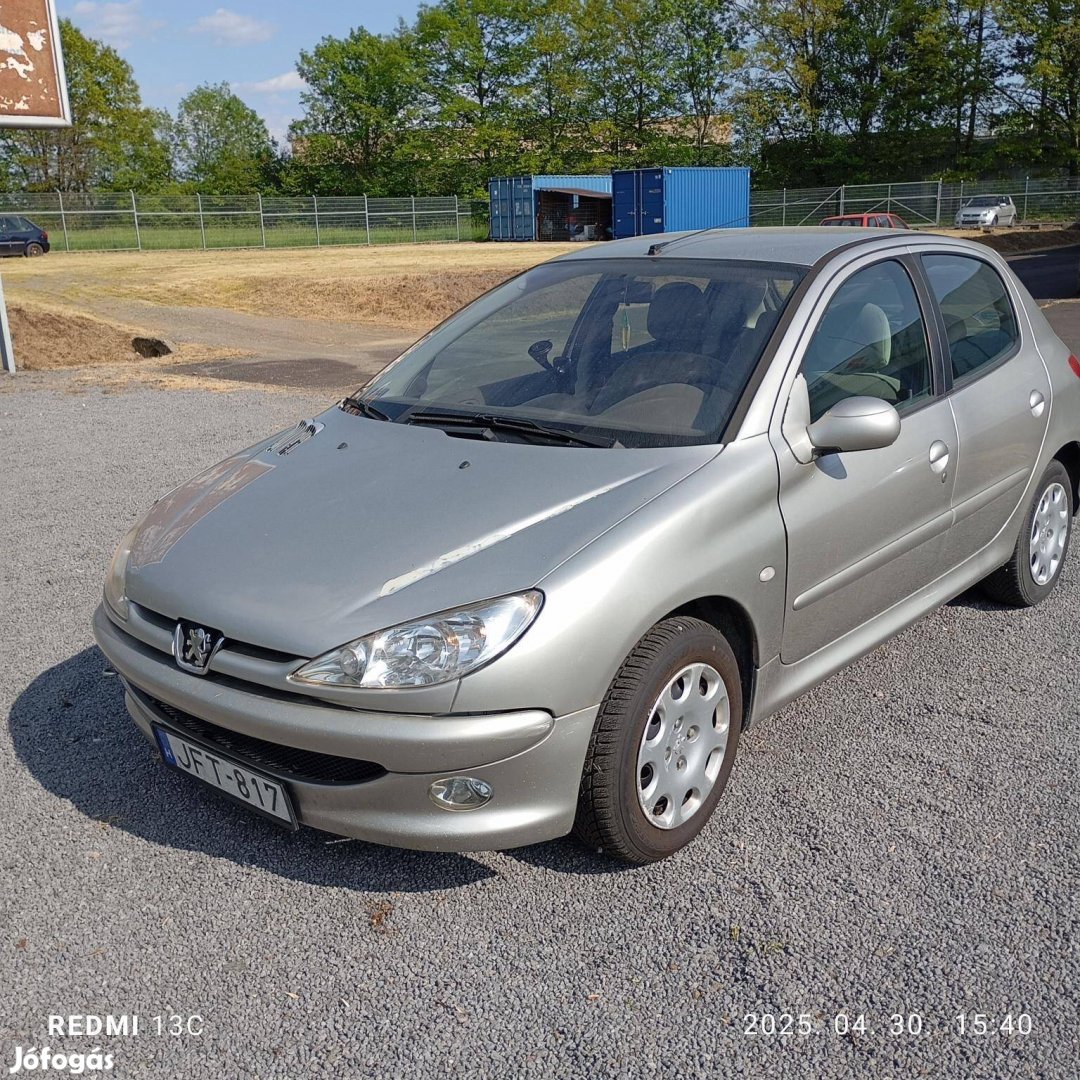 Peugeot 206 1.4 16V Premium Automata váltóval