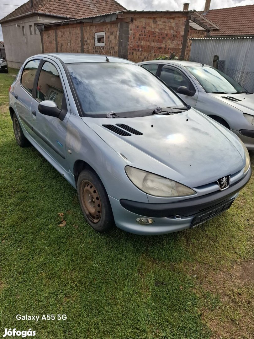 Peugeot 206 1.4 bontás 