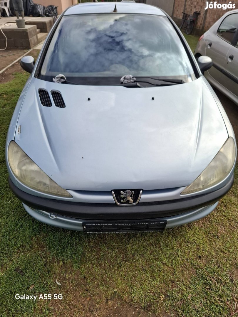 Peugeot 206 1.4 bontás 