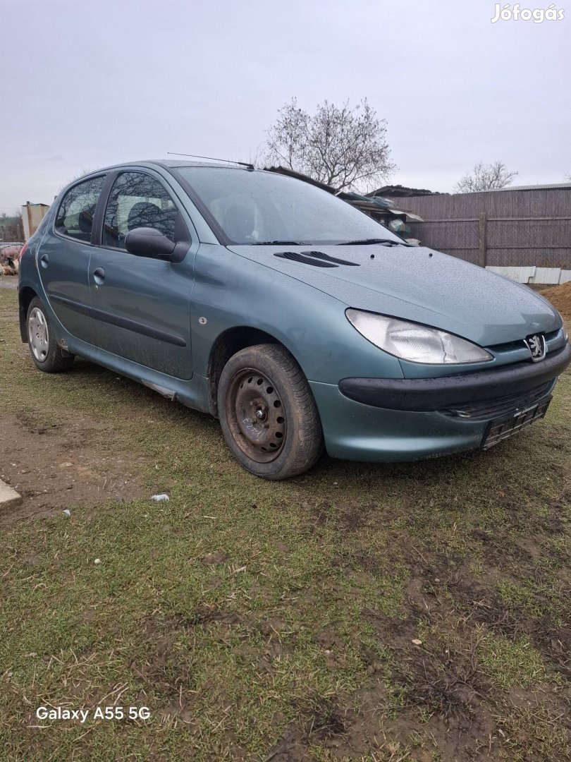Peugeot 206 1.4 bontás 