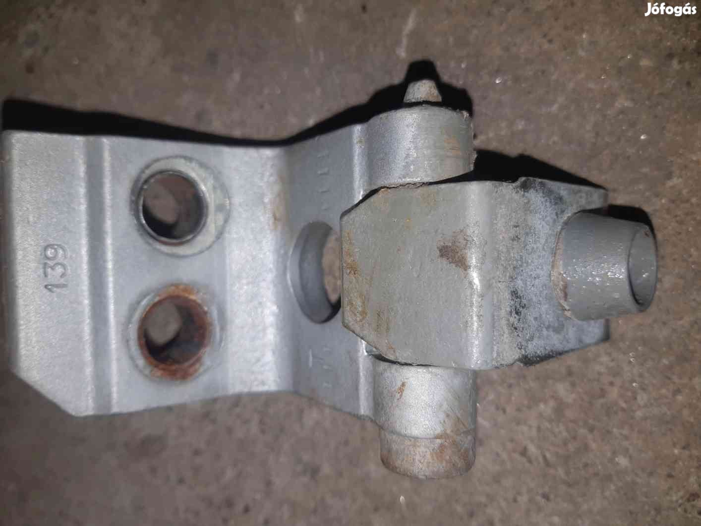 Peugeot 206 Bal Első Felső Ajtózsanér