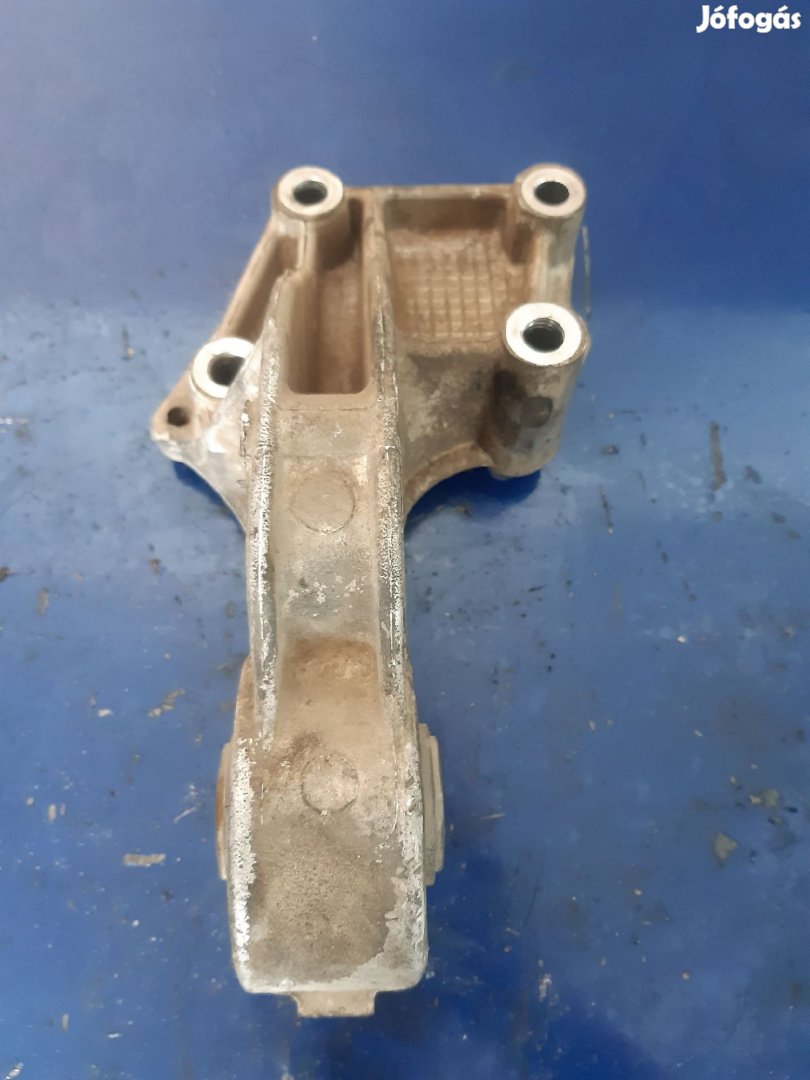 Peugeot 206 Féltengely Tartó Bak