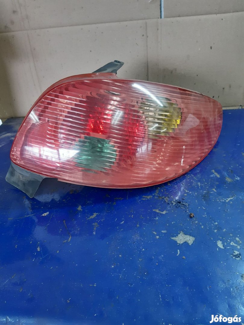 Peugeot 206 Jobb Hátsó Lámpa