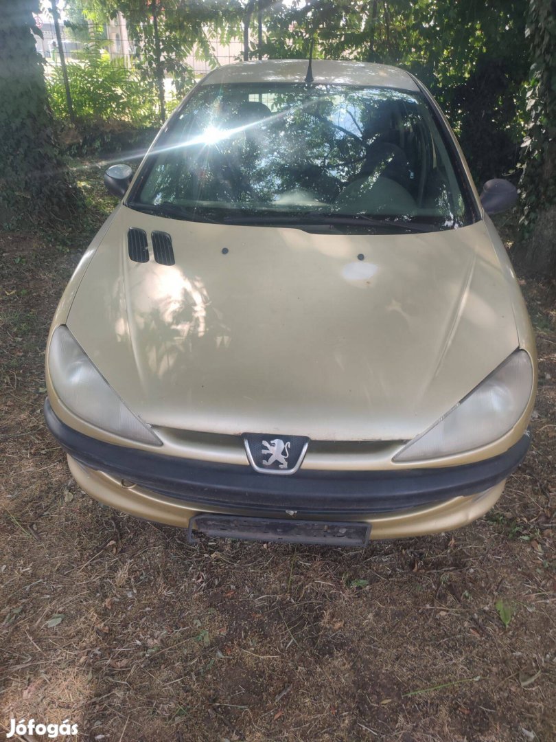 Peugeot 206 alkatrészek
