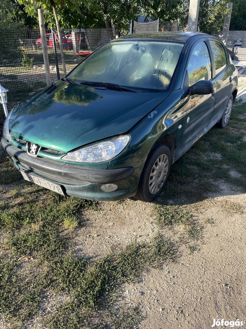 Peugeot 206 alkatrészek 1.6 benzin