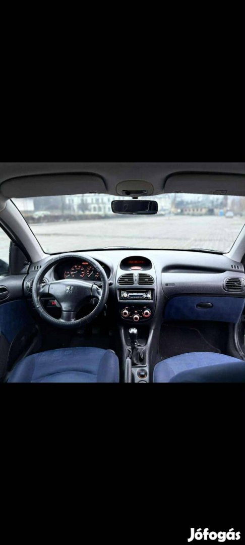 Peugeot 206 autó