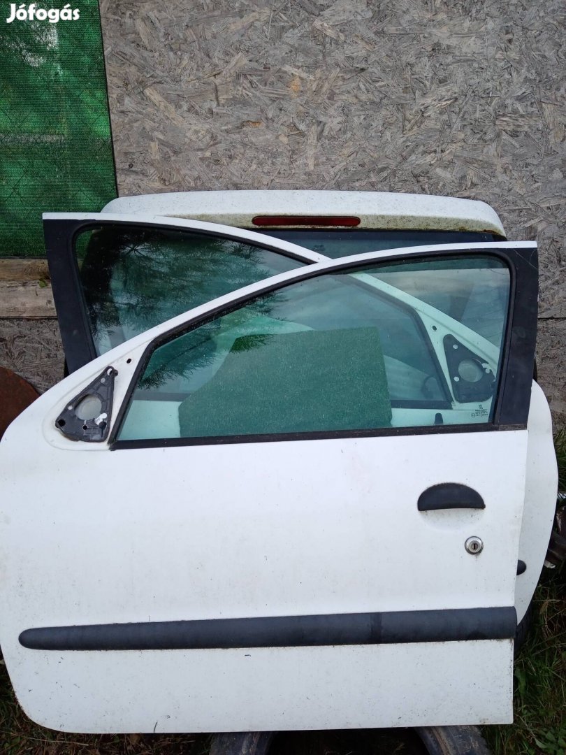 Peugeot 206 bal első ajtó