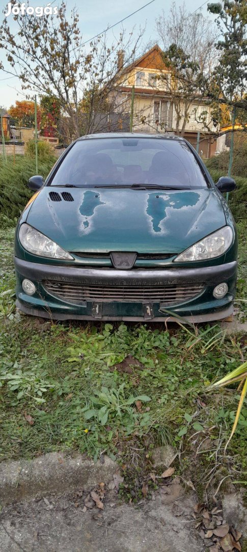 Peugeot 206 eleje motorháztető sárvédő homlokfal lámpa díszrács