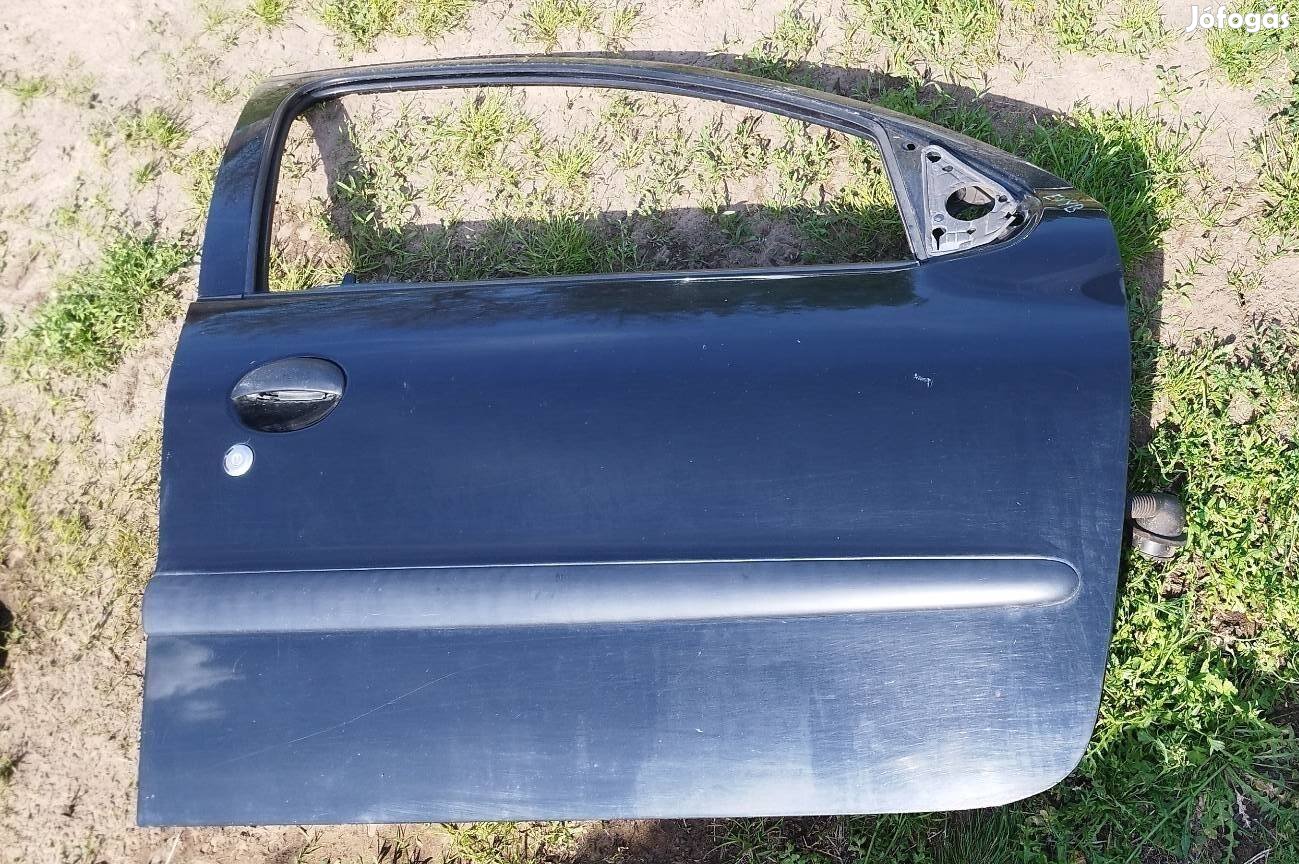 Peugeot 206 fekete jobb első ajtó.
