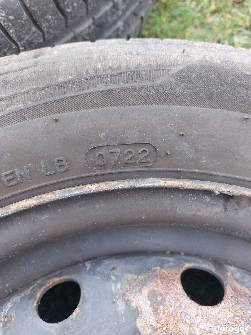 Peugeot 206 felni egy szezont futott nyárigumival 4x108 175/65R14