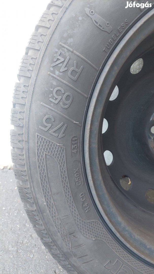 Peugeot 206 gyári acélfelni (öreg téli gumival)