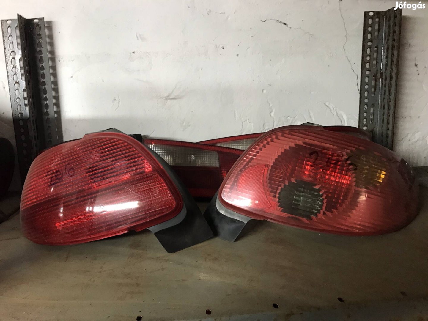 Peugeot 206 hátsó lámpa