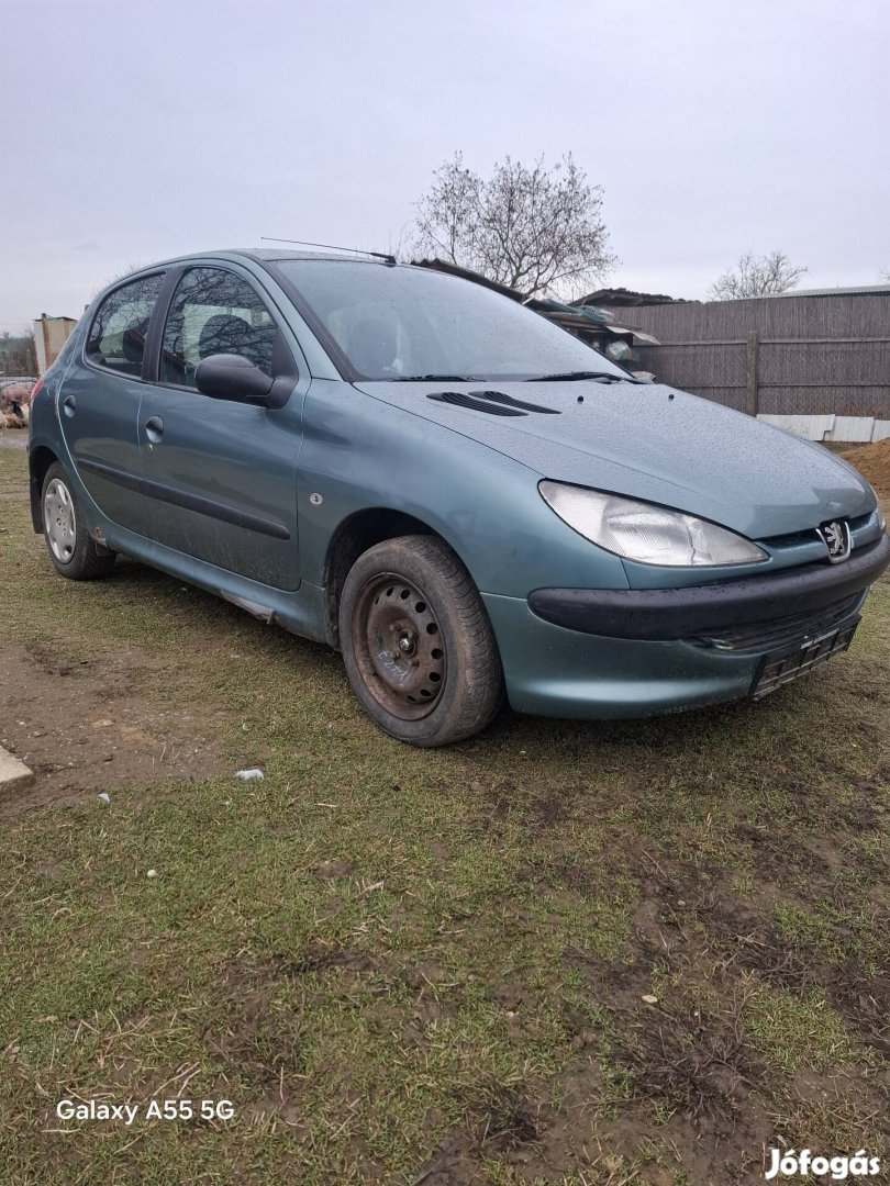 Peugeot 206 xr 1.4 bontás 