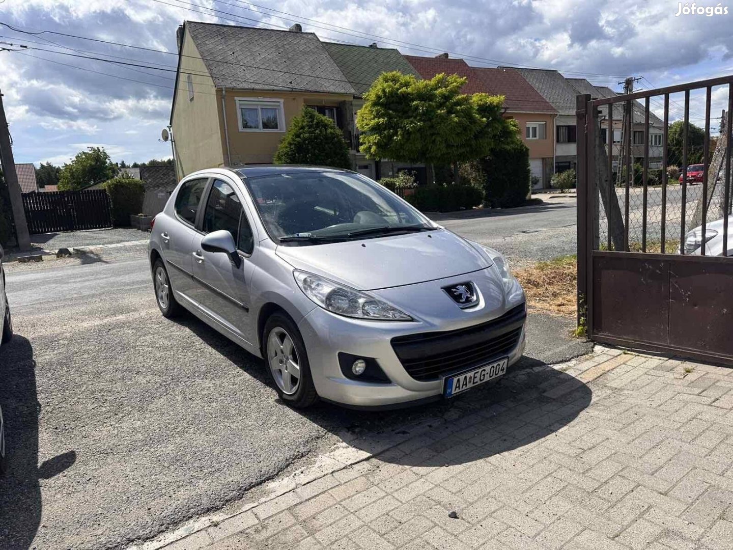 Peugeot 207 1.4 VTi Premium Panorámaüvegtető