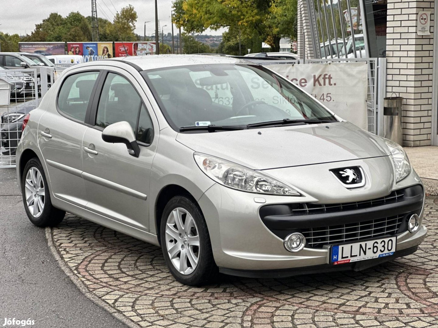 Peugeot 207 1.6 HDi Premium Magyarországi! Sérü...