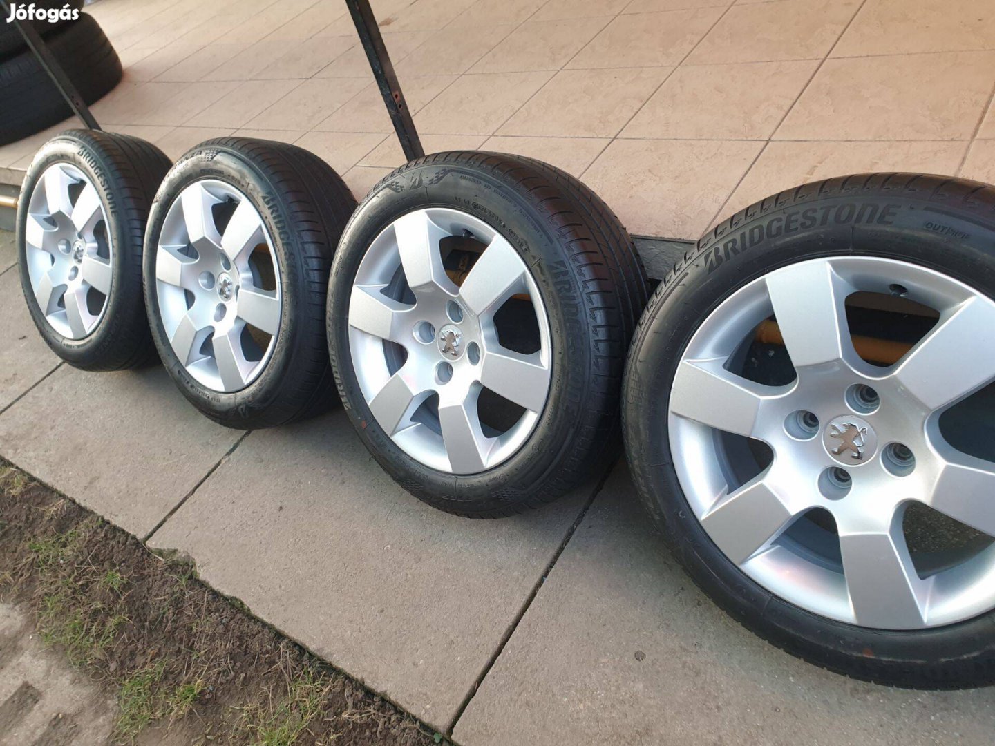 Peugeot 207 alufelni nyárikerék 195/55r16 Bridgestone gumival szerelve