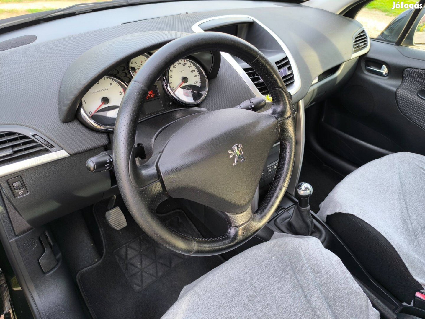 Peugeot 207-es szép állapotban