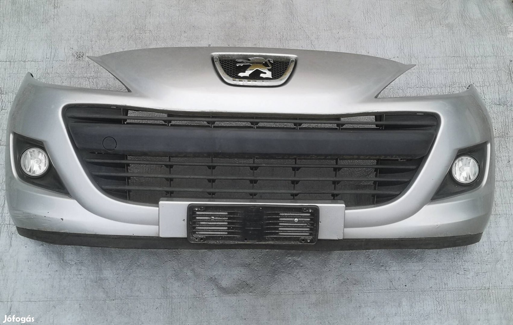 Peugeot 207 gyári első lökhárító Ezrc színkód 