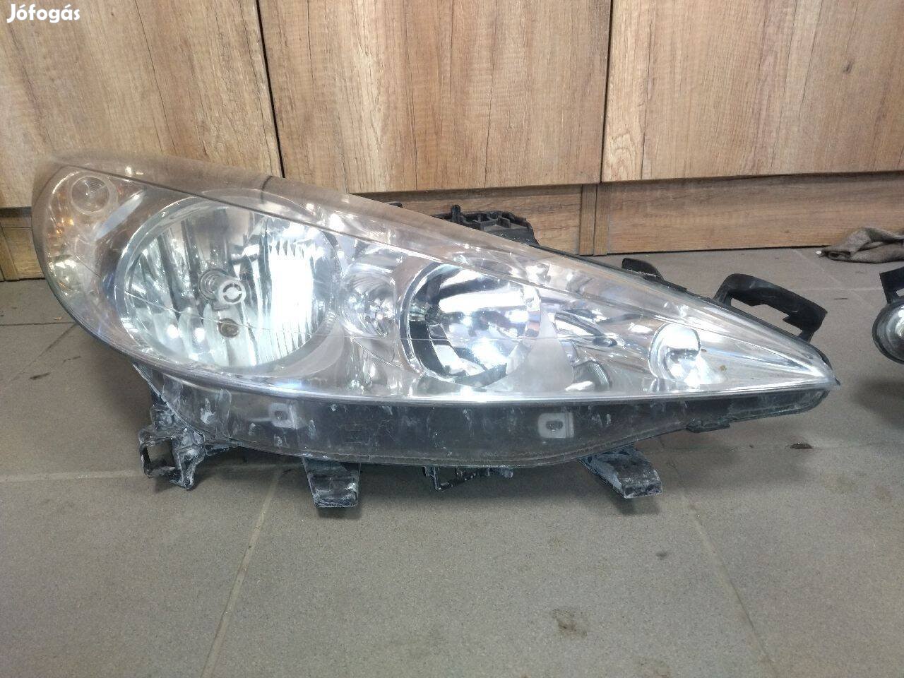 Peugeot 207 jobb első fényszóró