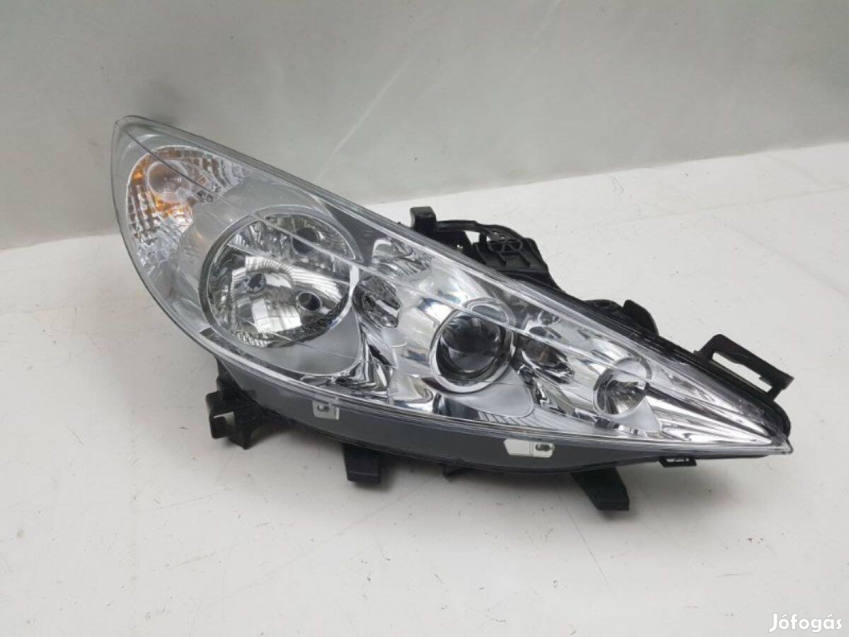 Peugeot 207 jobb első fényszóró lámpa