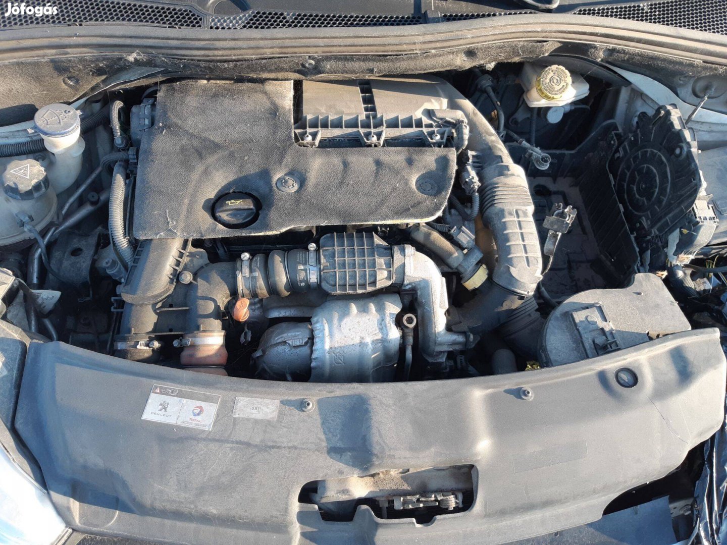 Peugeot 208 1.6 Blue HDi Van motor, motorkód: Psabh021Jbha DV6FE