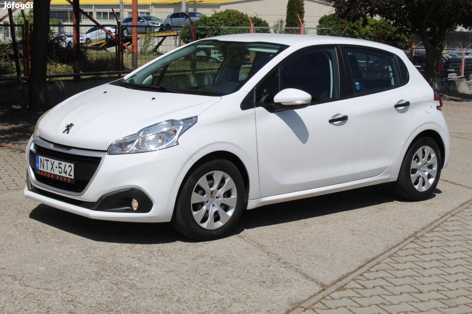 Peugeot 208 1.6 Bluehdi Van 75LE/ Magyar/ 6Xlég...