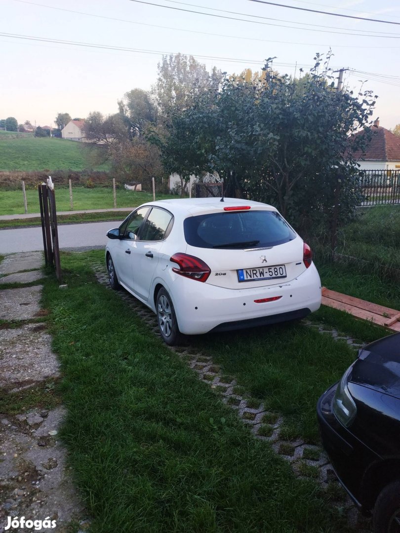 Peugeot 208 1.6 HDI. 2016.