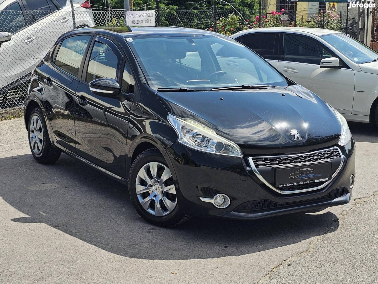 Peugeot 208 1.6 e-HDi Active szervizkönyves