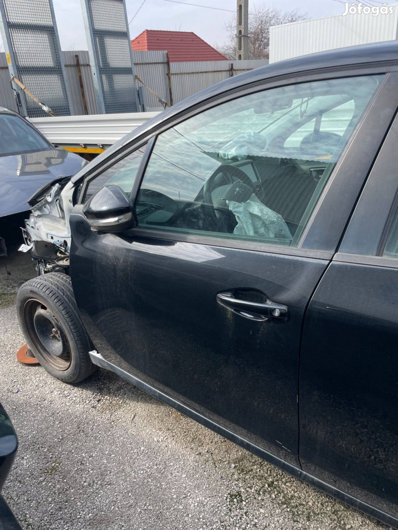 Peugeot 208 2012-2019-ig bal első ajtó