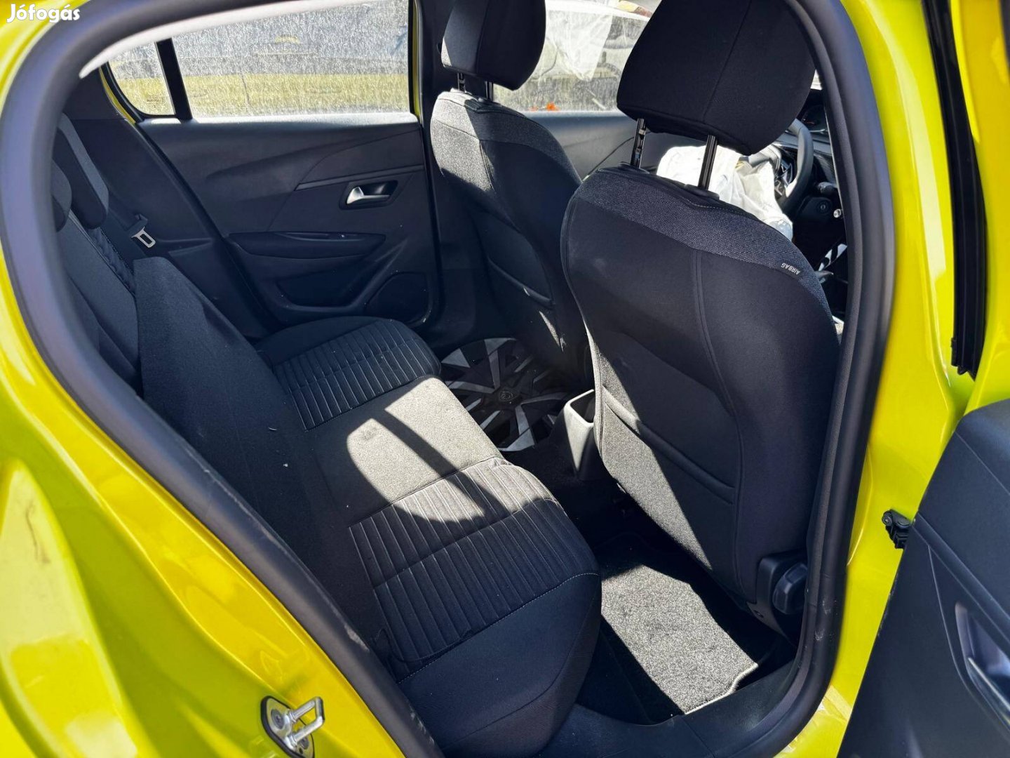 Peugeot 208 2024 benzin alkatrészek eladása