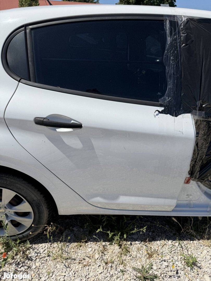 Peugeot 208 ajtók