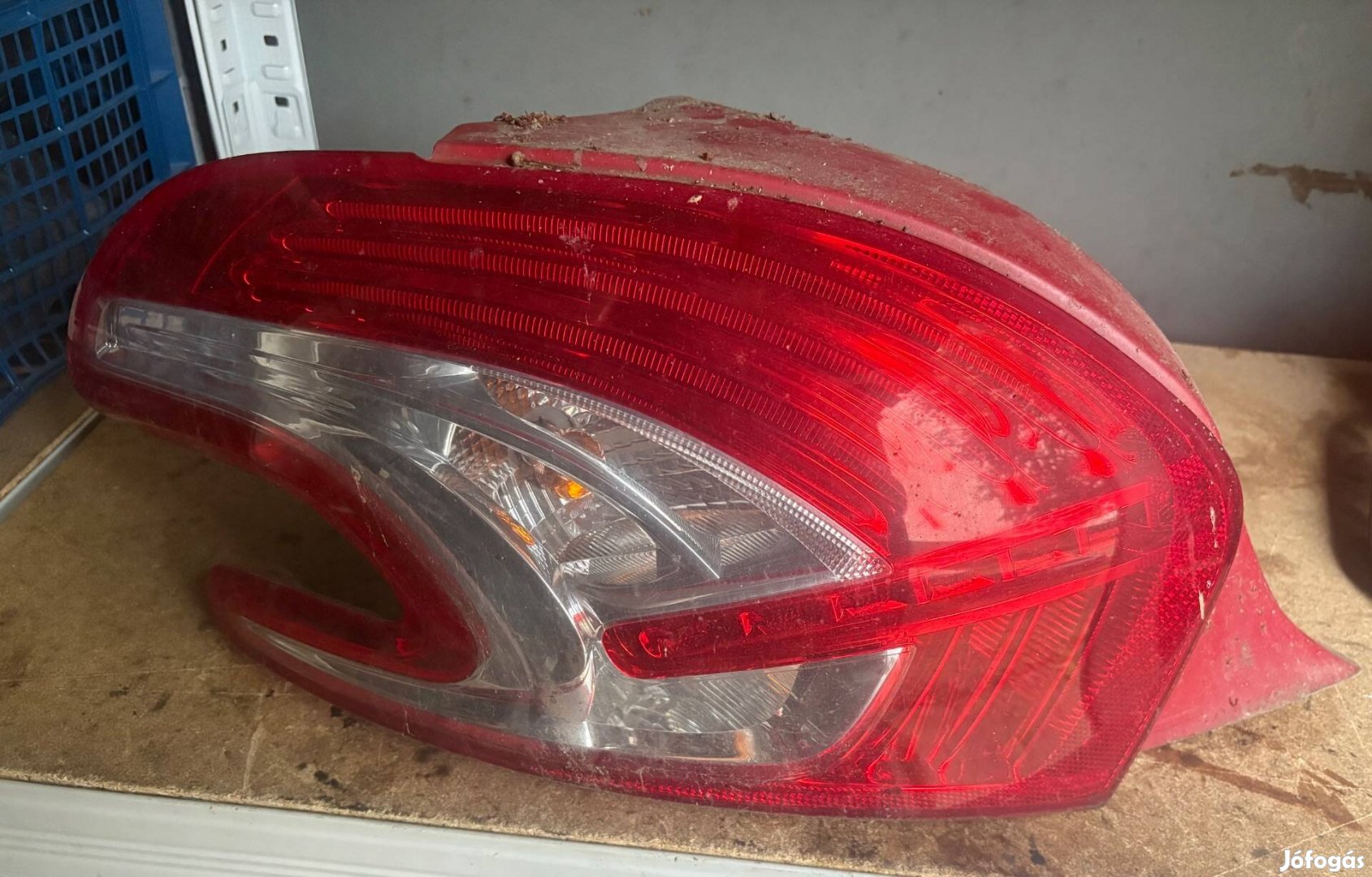 Peugeot 208 bal hátsó lámpa