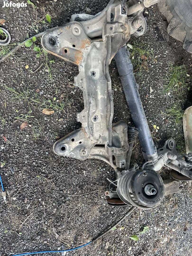 Peugeot 208 első hátsó futómű és bölcső eladó .