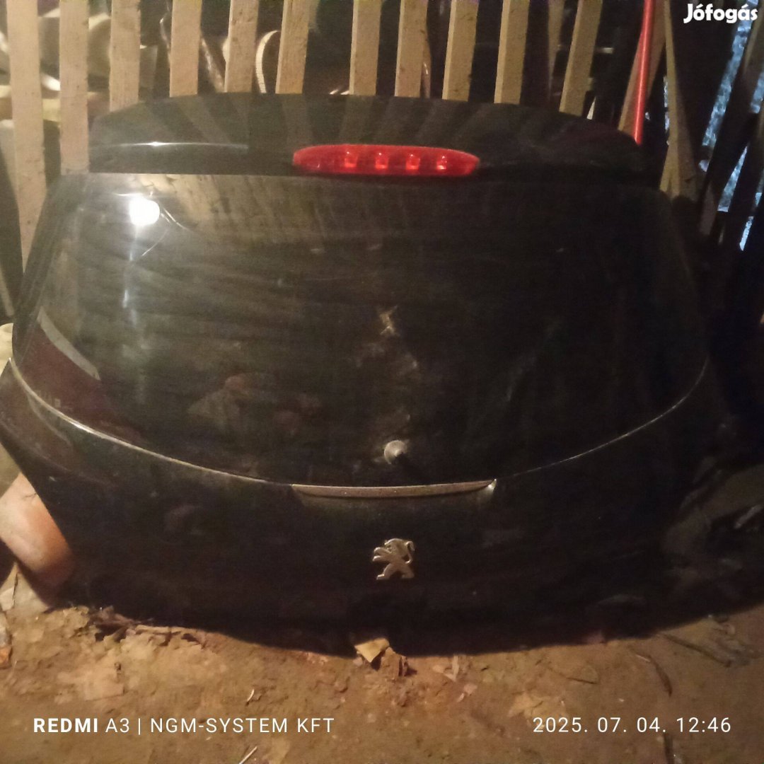 Peugeot 208 hátsó ajtó komplett