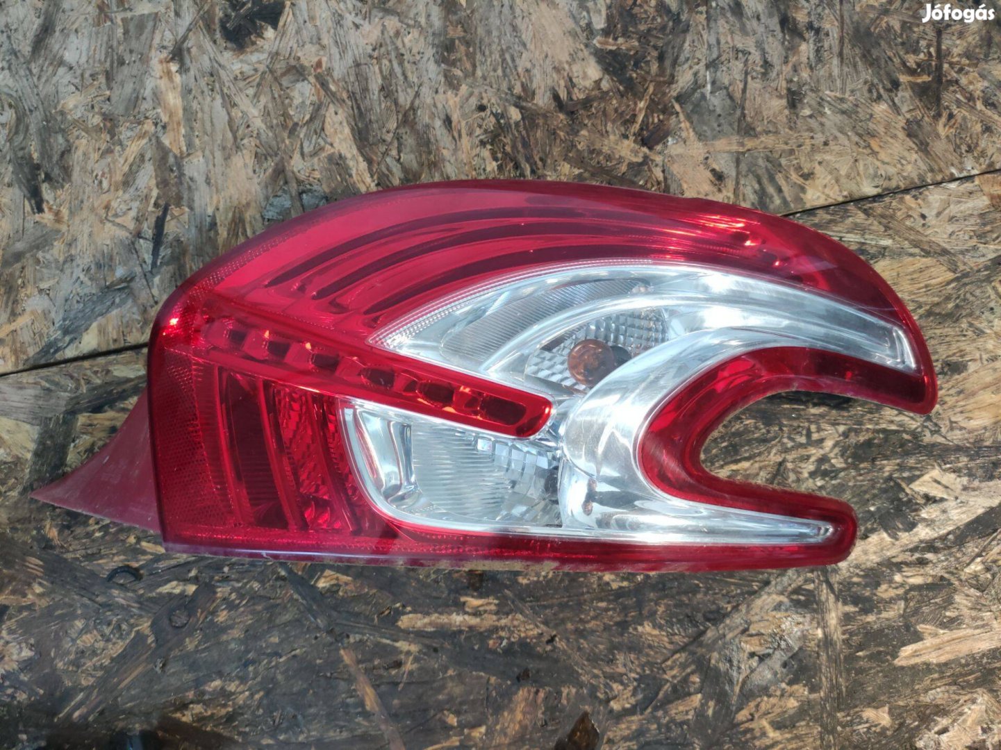 Peugeot 208 jobb hátsó lámpa