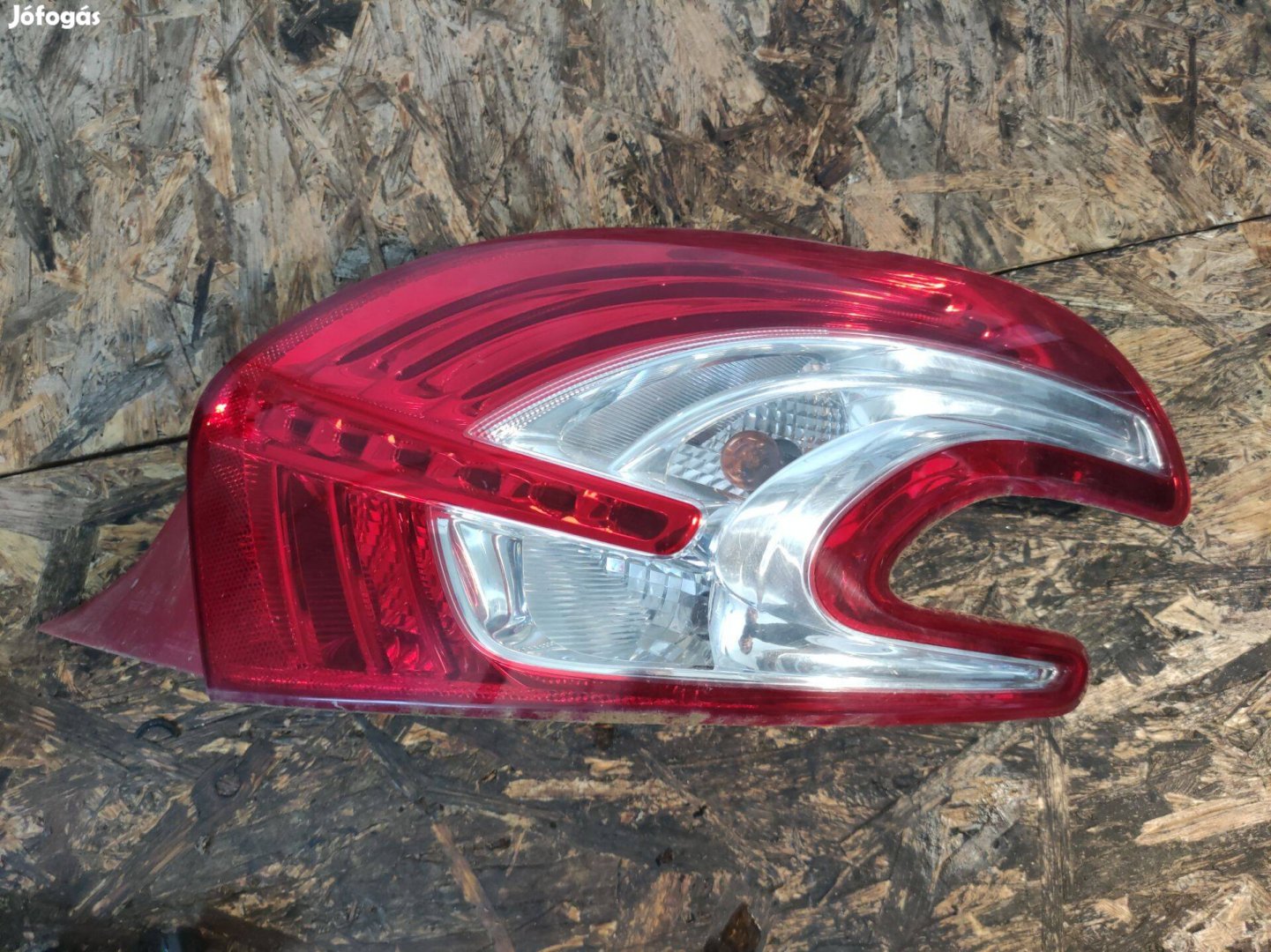 Peugeot 208 jobb hátsó lámpa